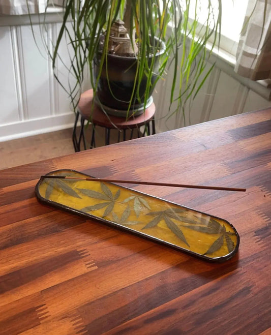 Botanical-Holidays-at-the-Ranch-25-Cozy-Hemp-Leaf-Crafts-for-the-Season Ranchera Familia